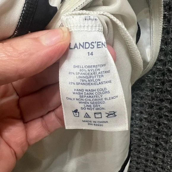 Lands End Tankini Top Molded Cups Tummy Control Floral Black White 14 - Picture 6 of 7